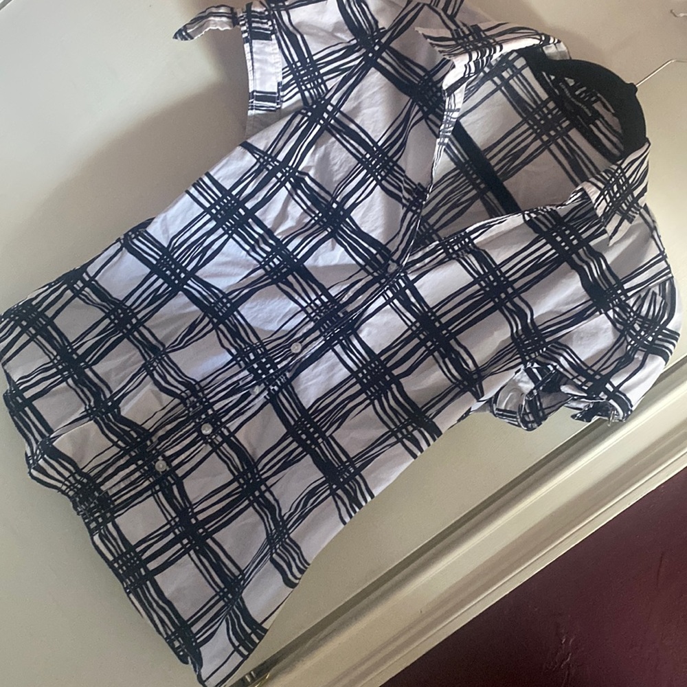 Black and white button down express
